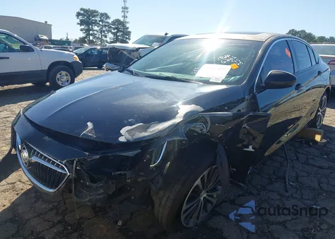 2018 Buick Regal Sportback Essence z USA, uszkodzony, nr VIN W04GP6SX5J1116226